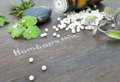 Homöopathie natürliche Medizin ohne Chemie. Globuli